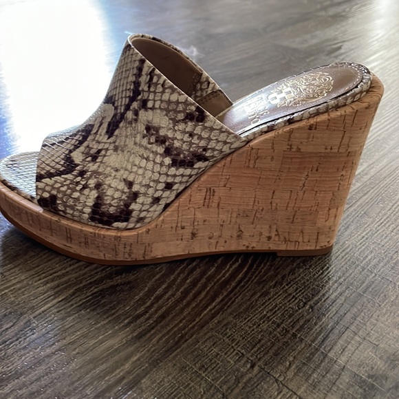 Vince Camuto Chaisen Platform Wedge Mule - Picture 2 of 8